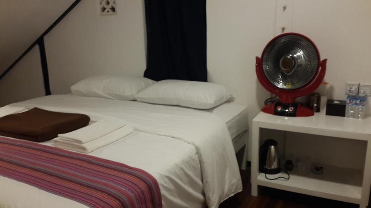 كالاو Genesis Motel المظهر الخارجي الصورة